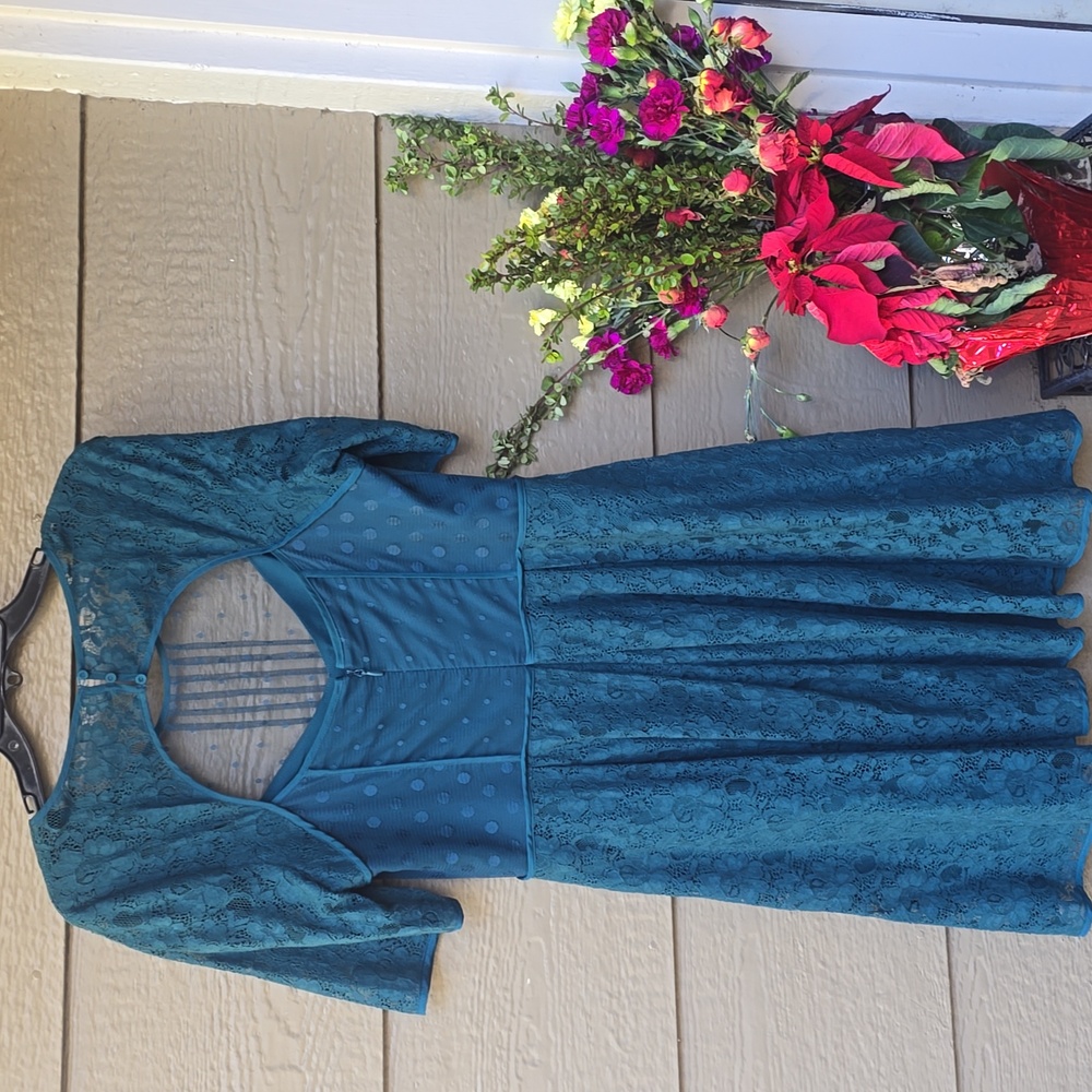 BCBG Julya Teal Green Lace Short Sleeve Fit And Flare Dress 12 - Picture 9 of 13